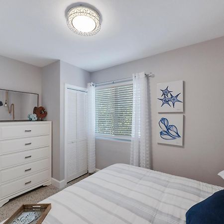 Beautiful 1 Bedroom Steps To The Beach! West Palm Beach Exterior photo