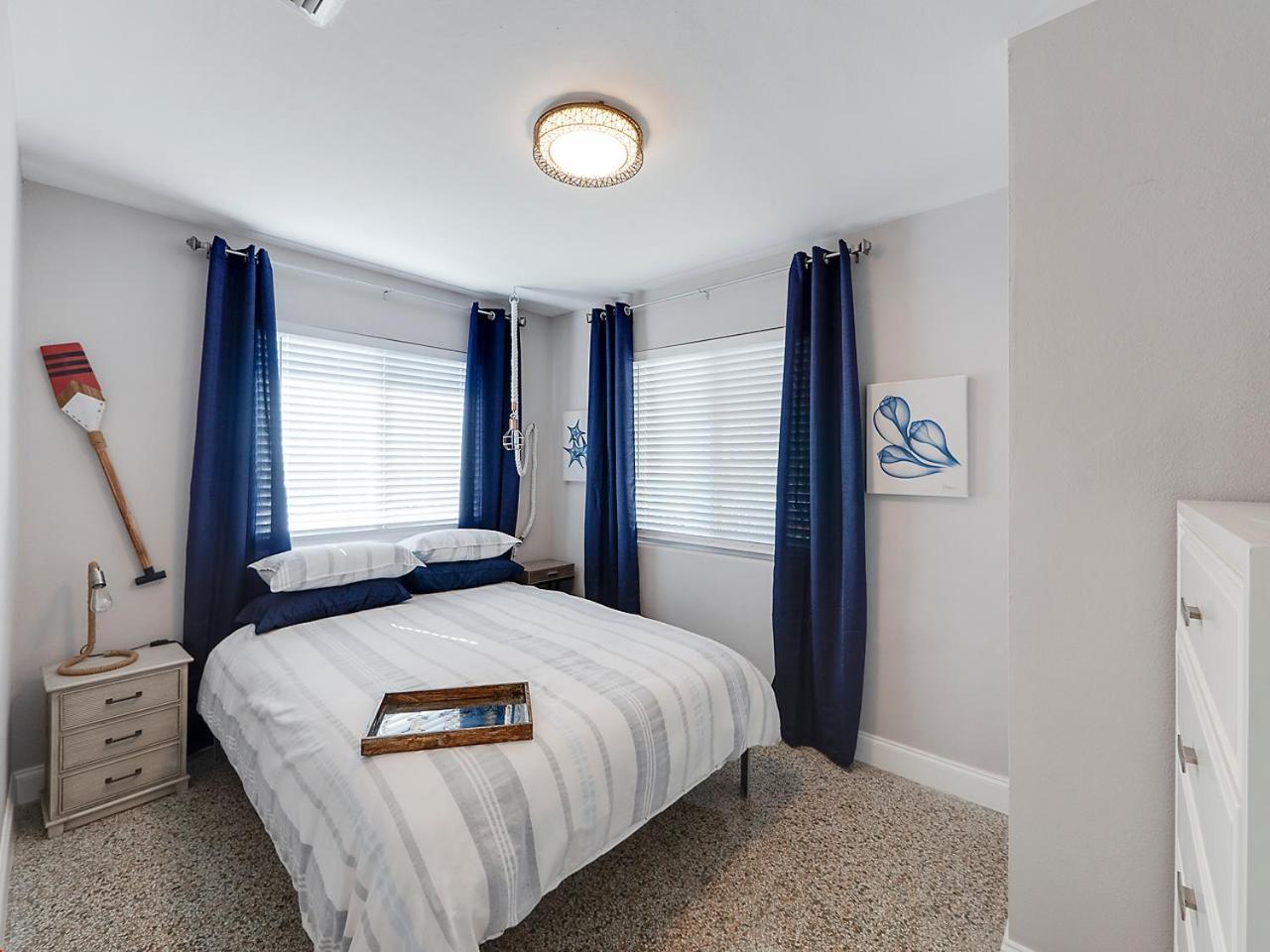 Beautiful 1 Bedroom Steps To The Beach! West Palm Beach Exterior photo
